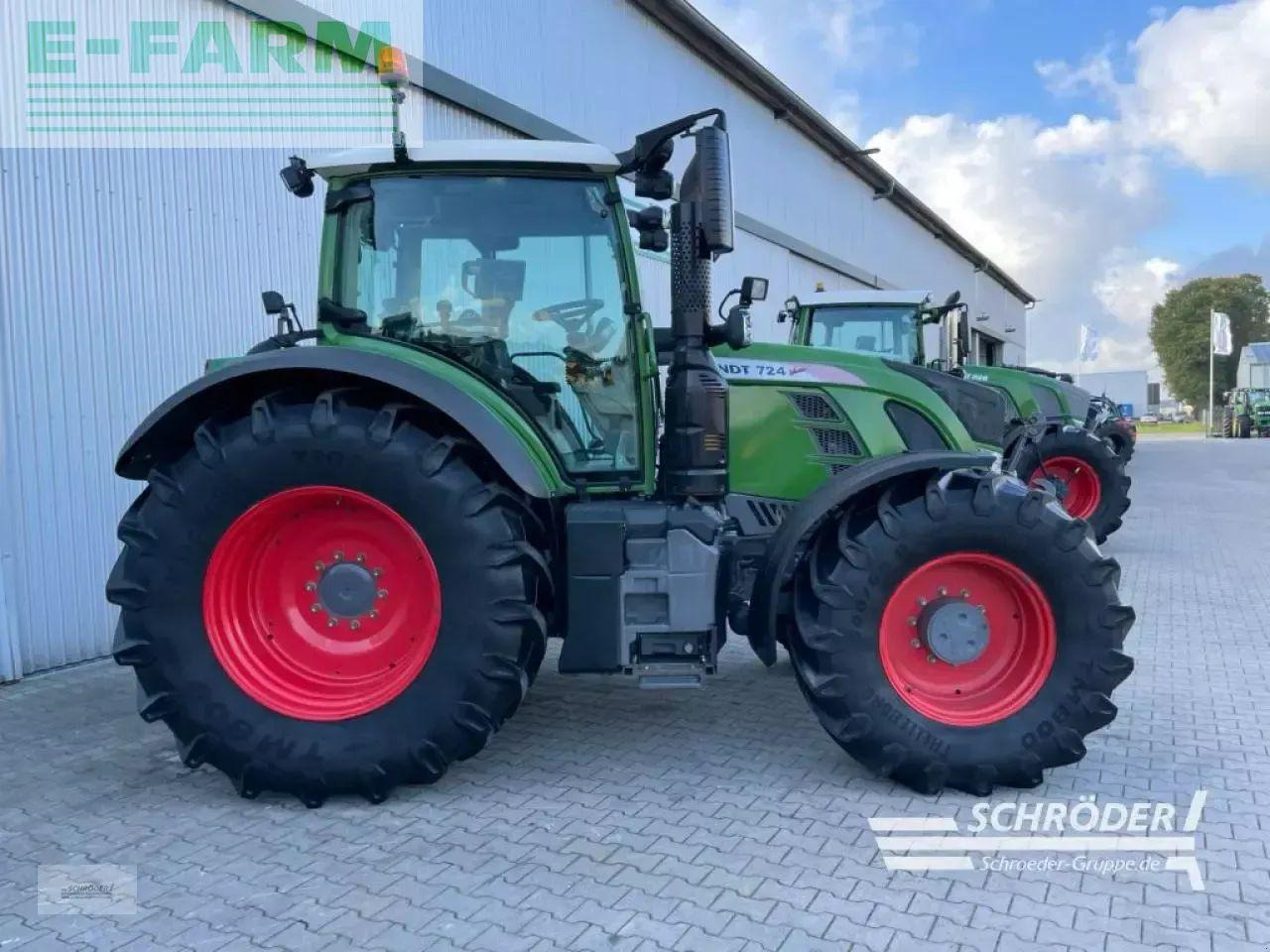Fendt 724 s4 profi plus - Tracteur agricole: photos 2 Fendt 724 s4 profi plus - Tracteur agricole: photos 2