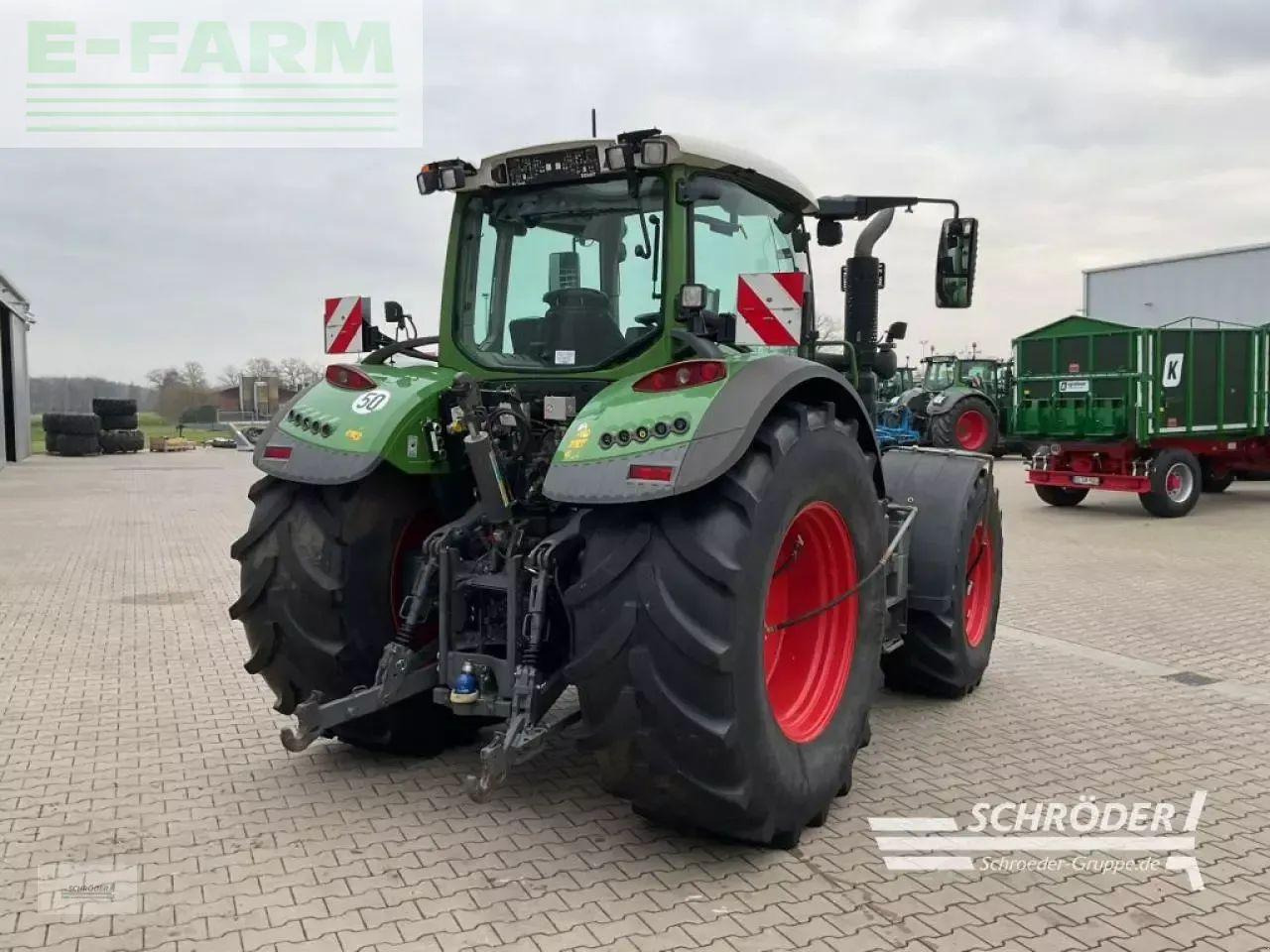 Fendt 724 vario s4 profi plus - Tracteur agricole: photos 2 Fendt 724 vario s4 profi plus - Tracteur agricole: photos 2