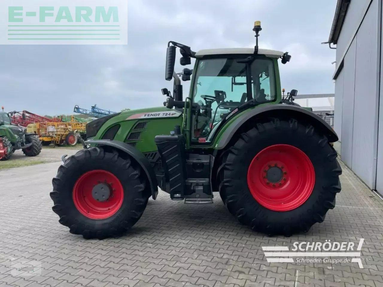 Fendt 724 vario s4 profi plus ProfiPlus - Tracteur agricole: photos 5 Fendt 724 vario s4 profi plus ProfiPlus - Tracteur agricole: photos 5