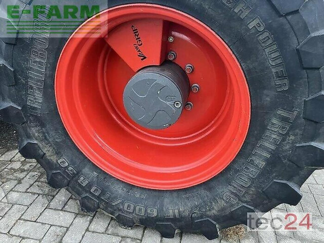 Fendt 824 s4 profiplus - Tracteur agricole: photos 3 Fendt 824 s4 profiplus - Tracteur agricole: photos 3