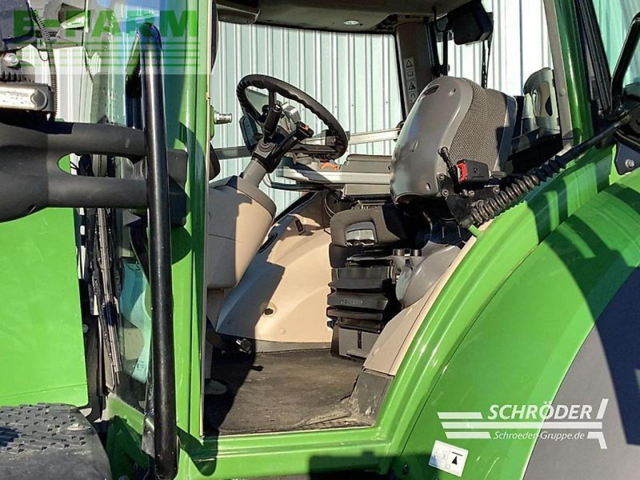 Tracteur agricole Fendt 824 vario s4 profi plus ProfiPlus: photos 15