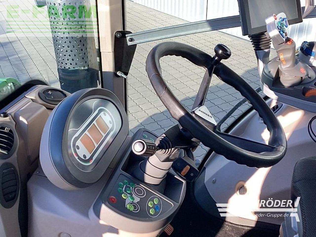 Tracteur agricole Fendt 824 vario s4 profi plus ProfiPlus: photos 18