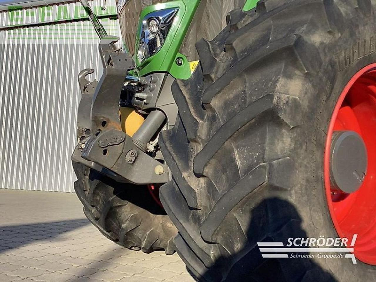 Tracteur agricole Fendt 824 vario s4 profi plus ProfiPlus: photos 9