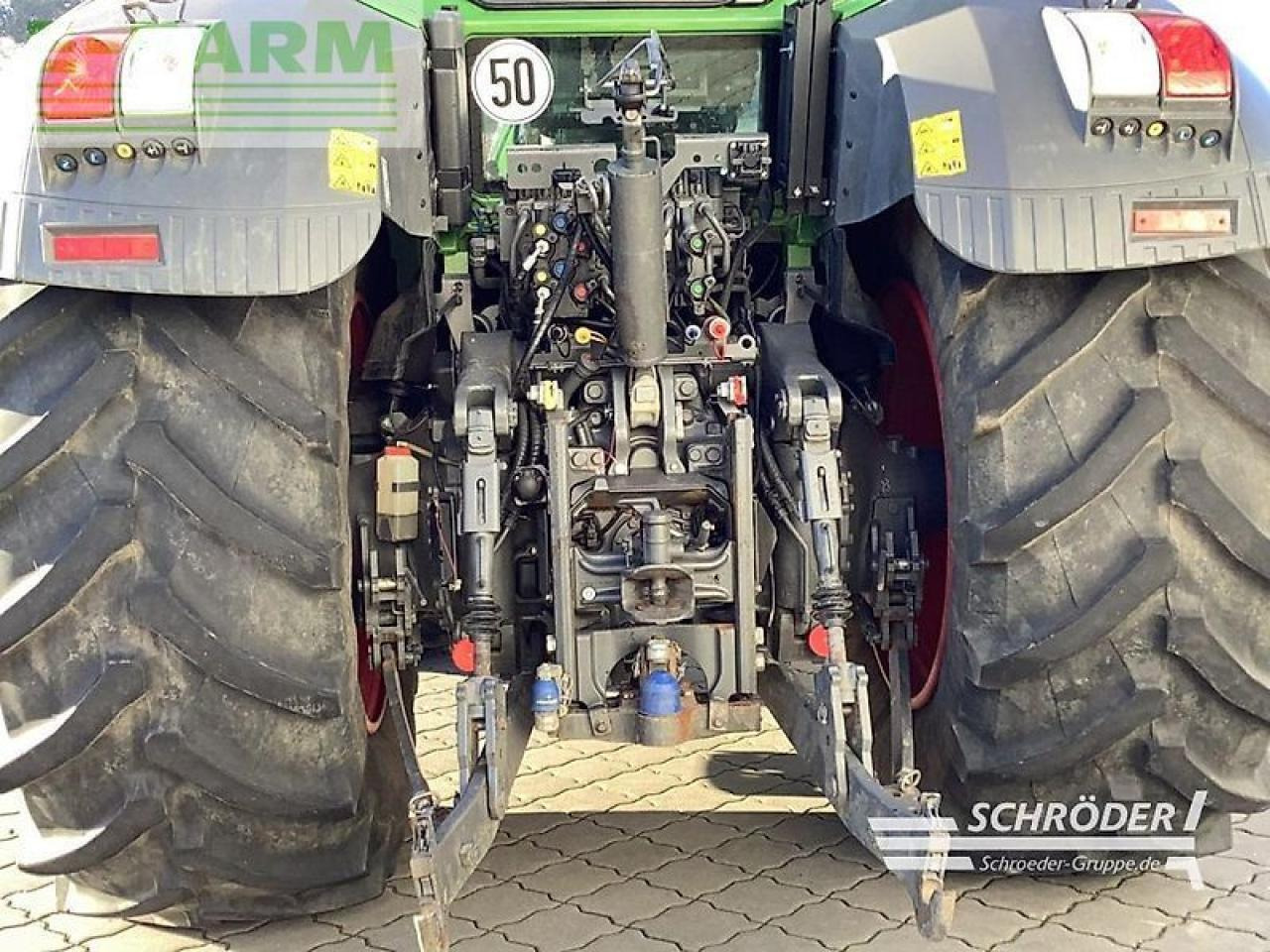 Tracteur agricole Fendt 824 vario s4 profi plus ProfiPlus: photos 6