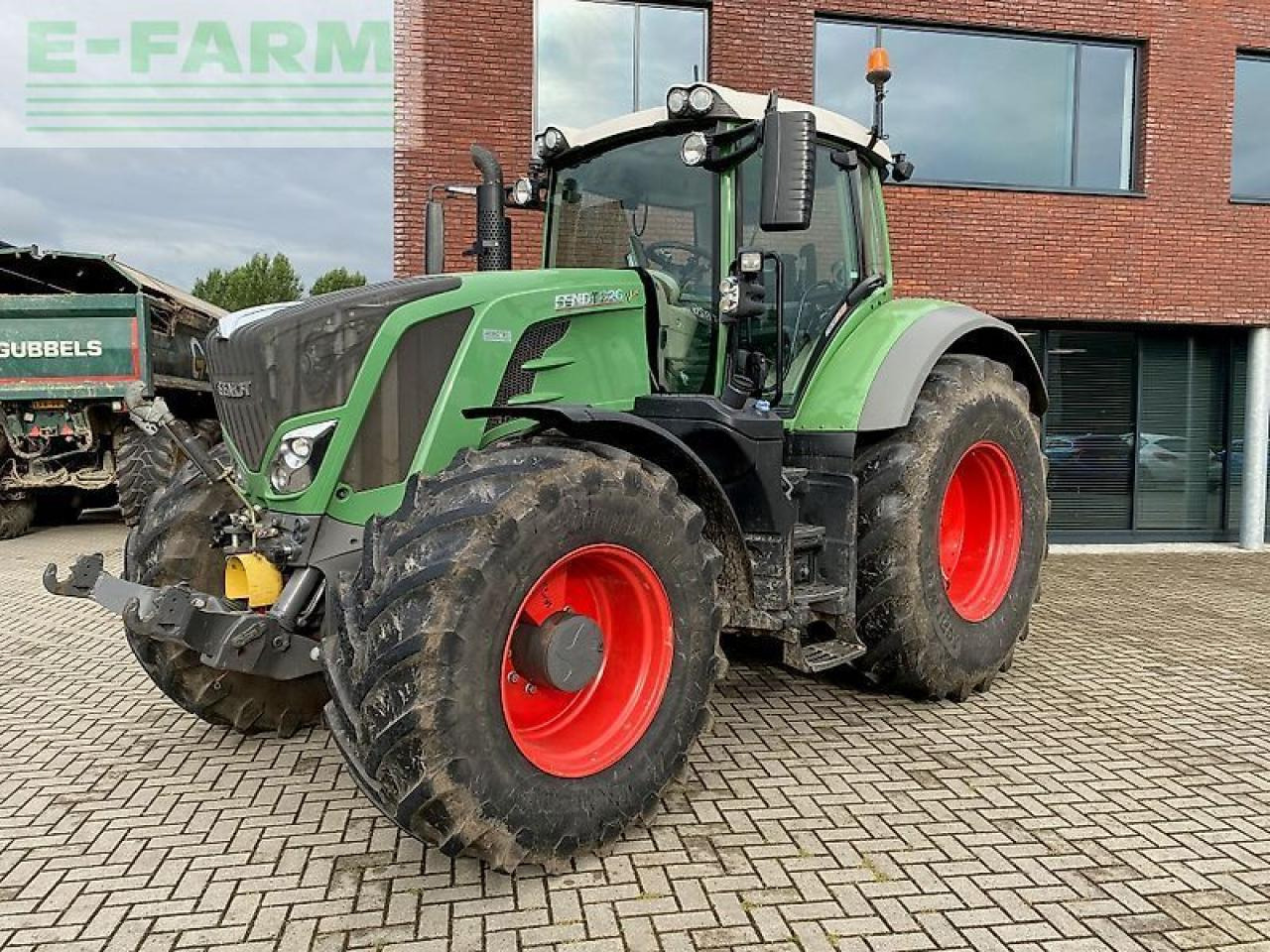 Fendt 826 vario - Tracteur agricole: photos 1 Fendt 826 vario - Tracteur agricole: photos 1