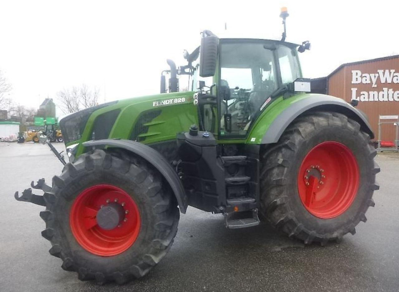 Fendt 828 vario s4 profi plus ProfiPlus - Tracteur agricole: photos 1 Fendt 828 vario s4 profi plus ProfiPlus - Tracteur agricole: photos 1