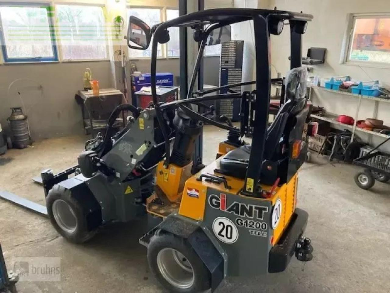 Giant g1200 tele-teleskopradlader - Mini pelle: photos 1 Giant g1200 tele-teleskopradlader - Mini pelle: photos 1