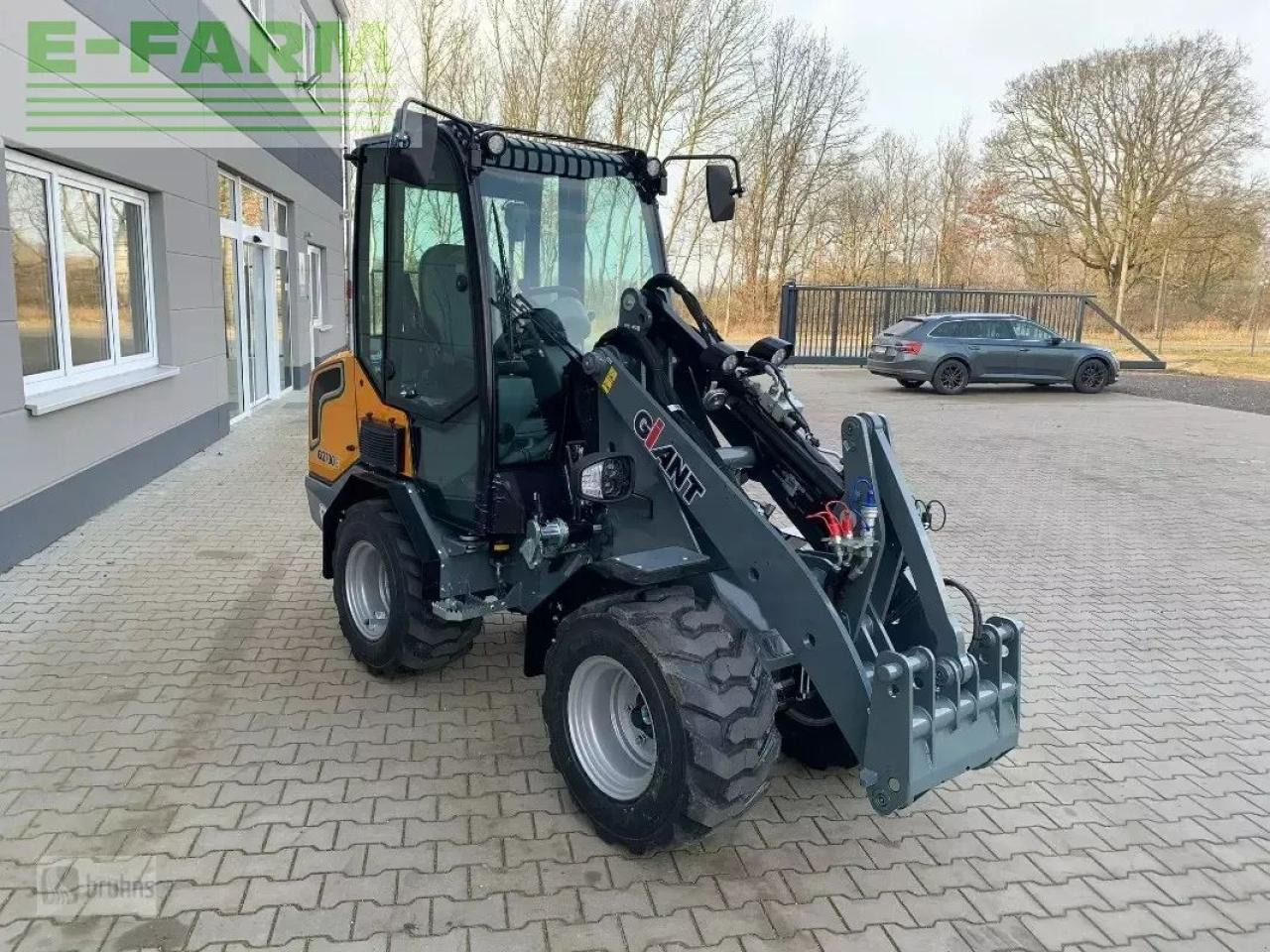 Giant g2700 elektro - Mini pelle: photos 2 Giant g2700 elektro - Mini pelle: photos 2