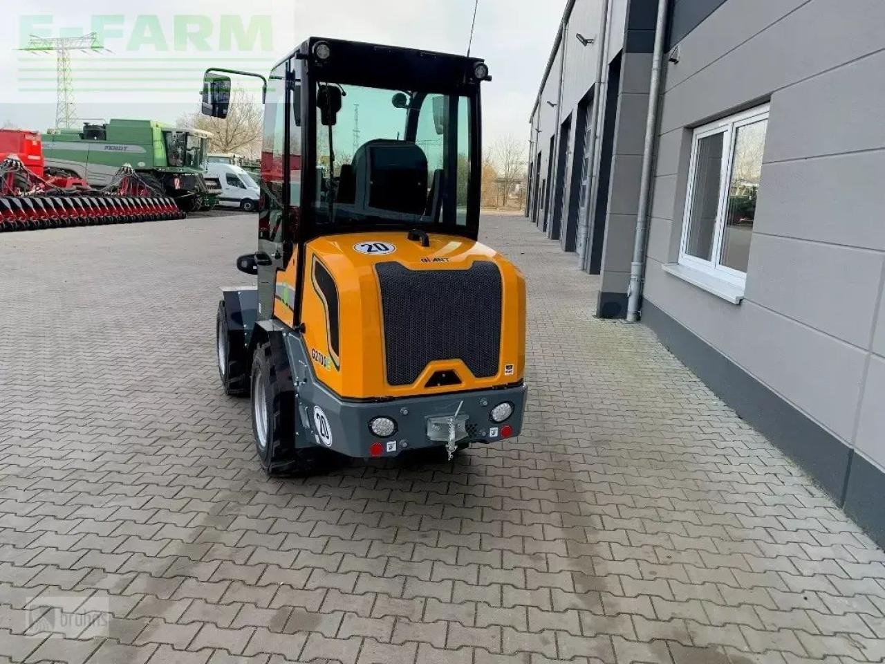 Giant g2700 elektro - Mini pelle: photos 4 Giant g2700 elektro - Mini pelle: photos 4