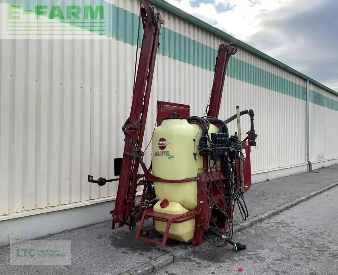 Hardi Master 1200 - Pulvérisateur traîné: photos 4 Hardi Master 1200 - Pulvérisateur traîné: photos 4