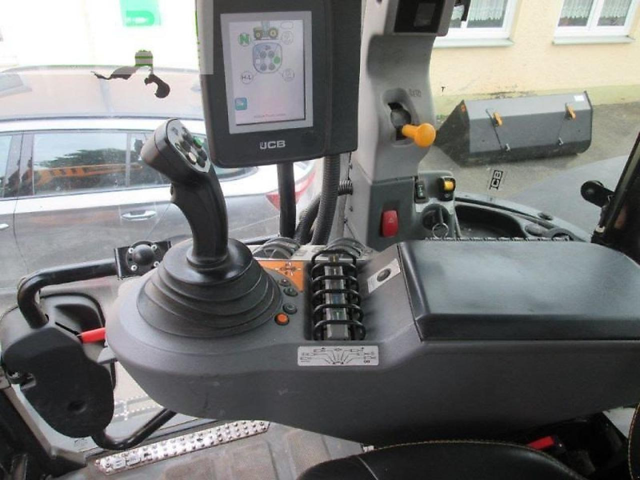 Tracteur agricole JCB 8330: photos 12