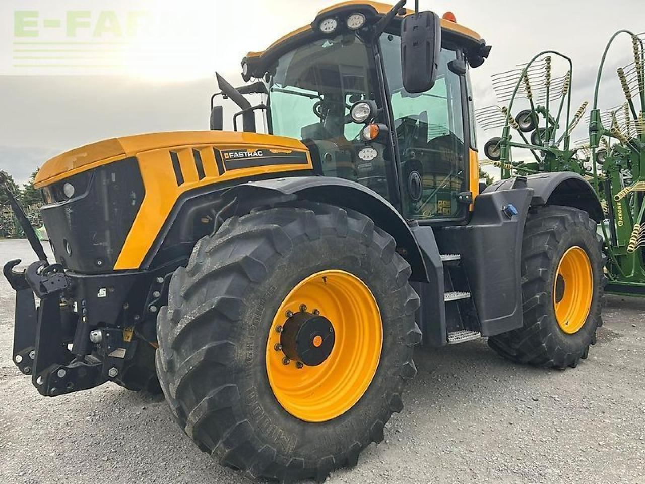 JCB fastrac 4220 - Tracteur agricole: photos 1 JCB fastrac 4220 - Tracteur agricole: photos 1