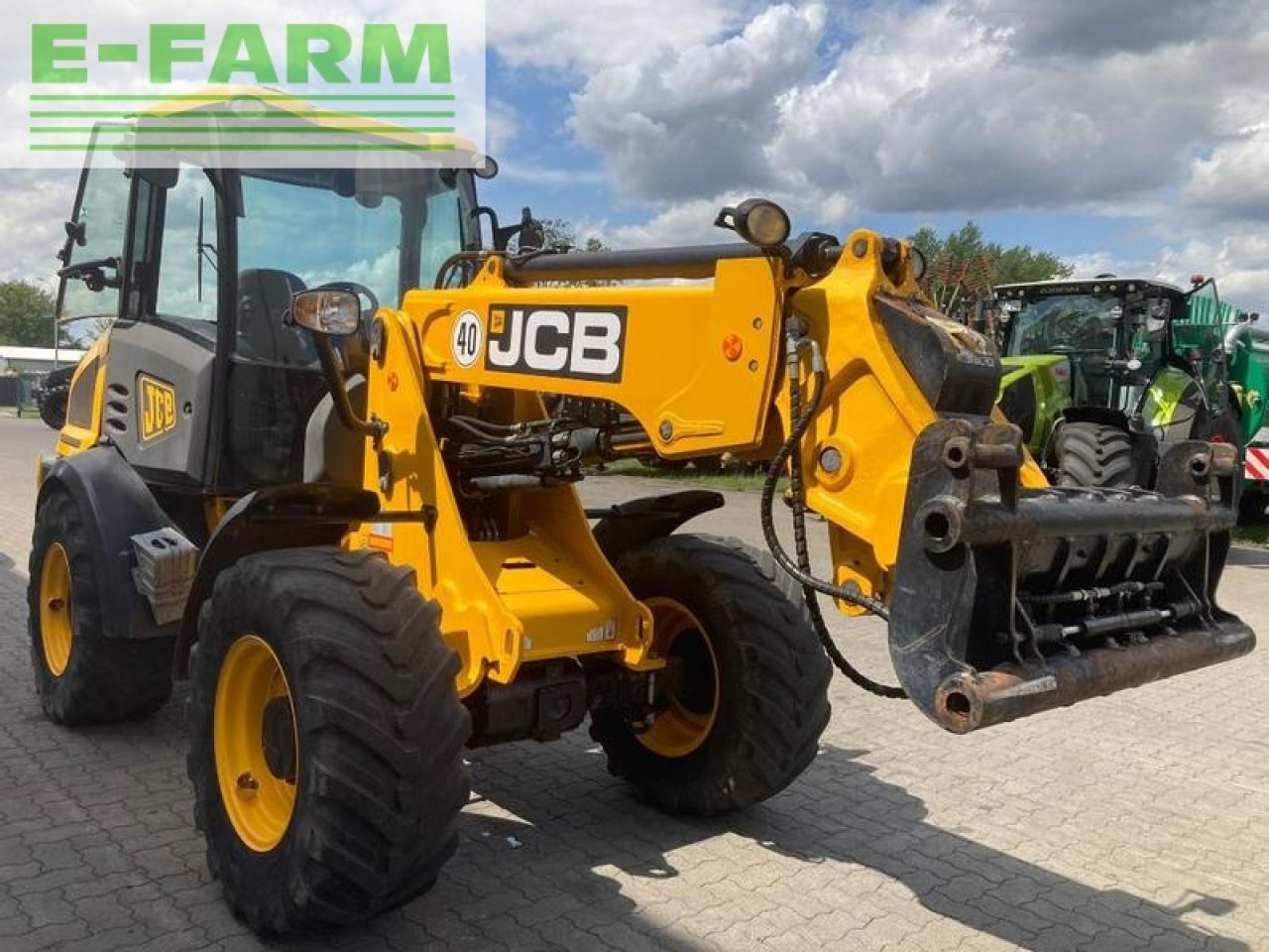 JCB tm220t4a - Mini pelle: photos 3 JCB tm220t4a - Mini pelle: photos 3