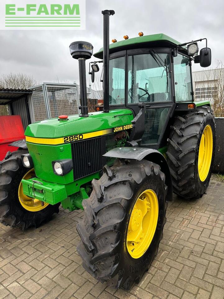John Deere 2850 - Tracteur agricole: photos 2 John Deere 2850 - Tracteur agricole: photos 2