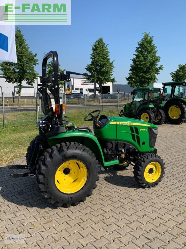 John Deere 3025e - Tracteur agricole: photos 3 John Deere 3025e - Tracteur agricole: photos 3