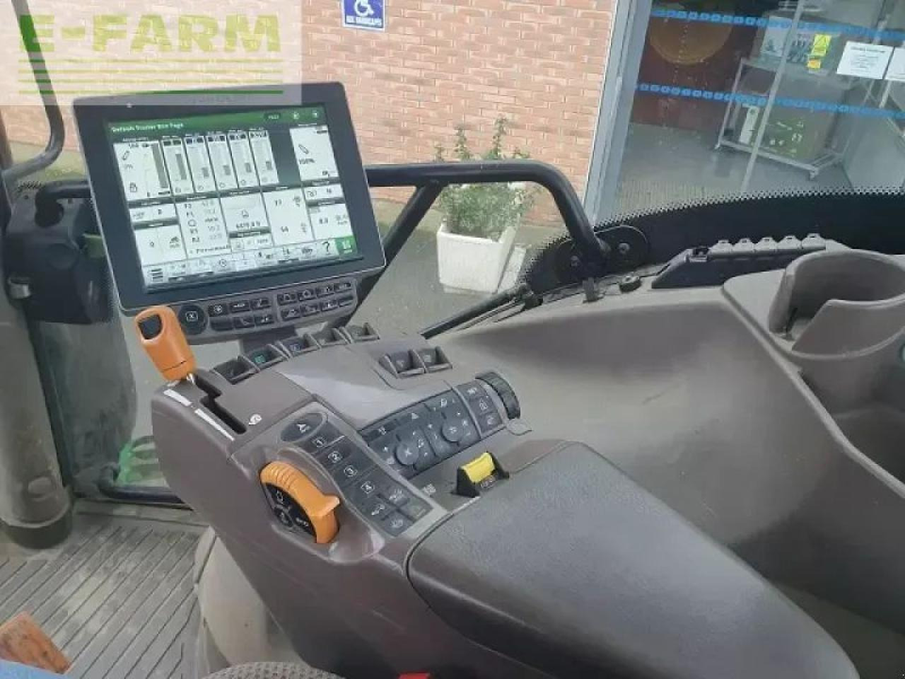 Tracteur agricole John Deere 6215r: photos 6