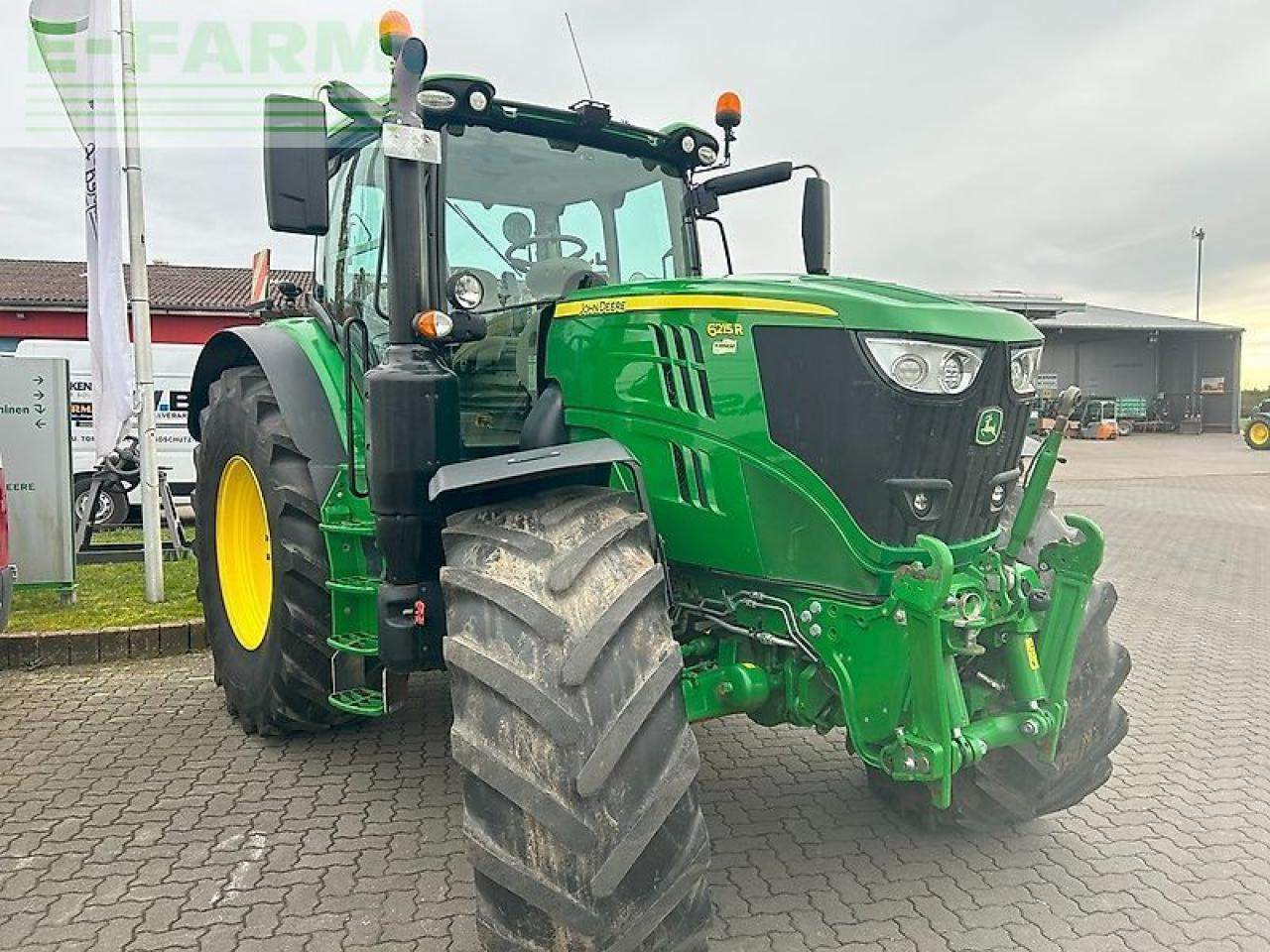 John Deere 6215r - Tracteur agricole: photos 3 John Deere 6215r - Tracteur agricole: photos 3