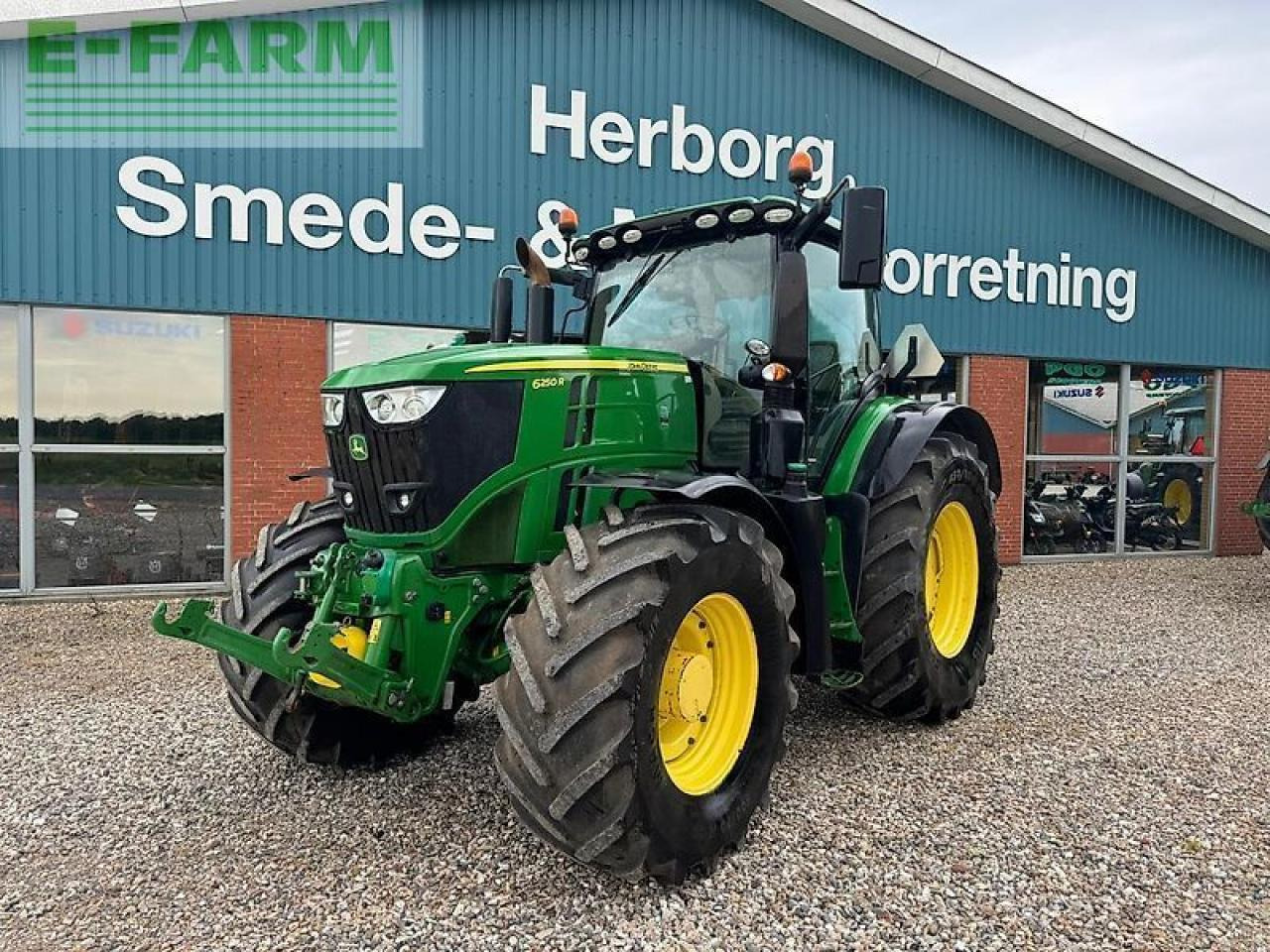 John Deere 6250r - Tracteur agricole: photos 1 John Deere 6250r - Tracteur agricole: photos 1