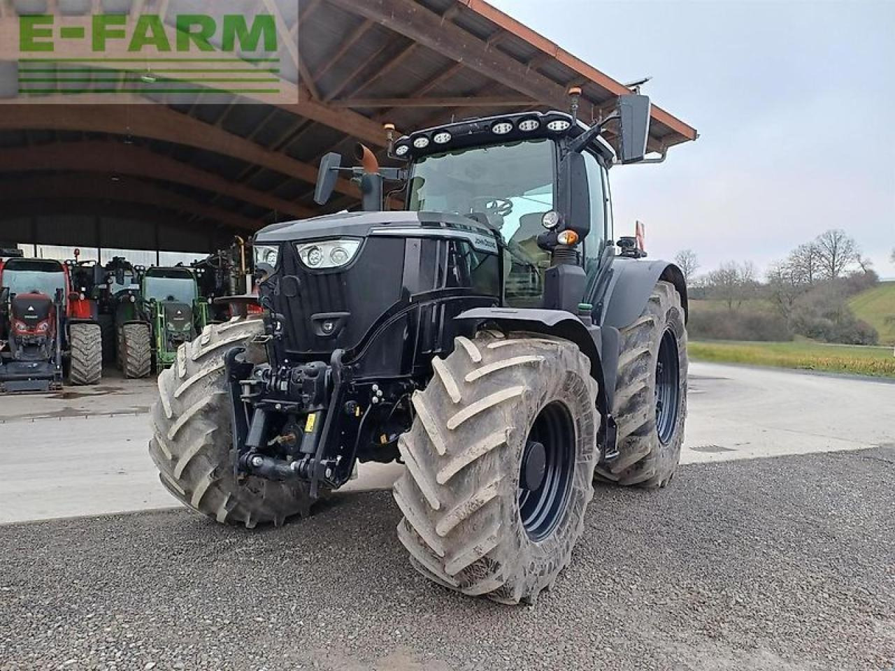 John Deere 6r 250 black design - Tracteur agricole: photos 1 John Deere 6r 250 black design - Tracteur agricole: photos 1