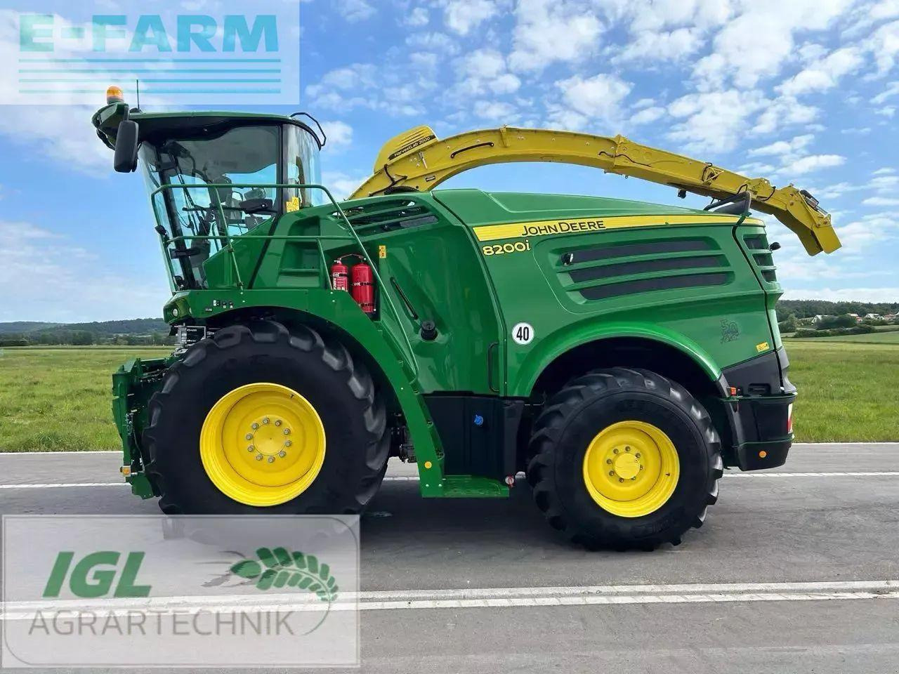 John Deere 8200 i - Ensileuse: photos 1 John Deere 8200 i - Ensileuse: photos 1