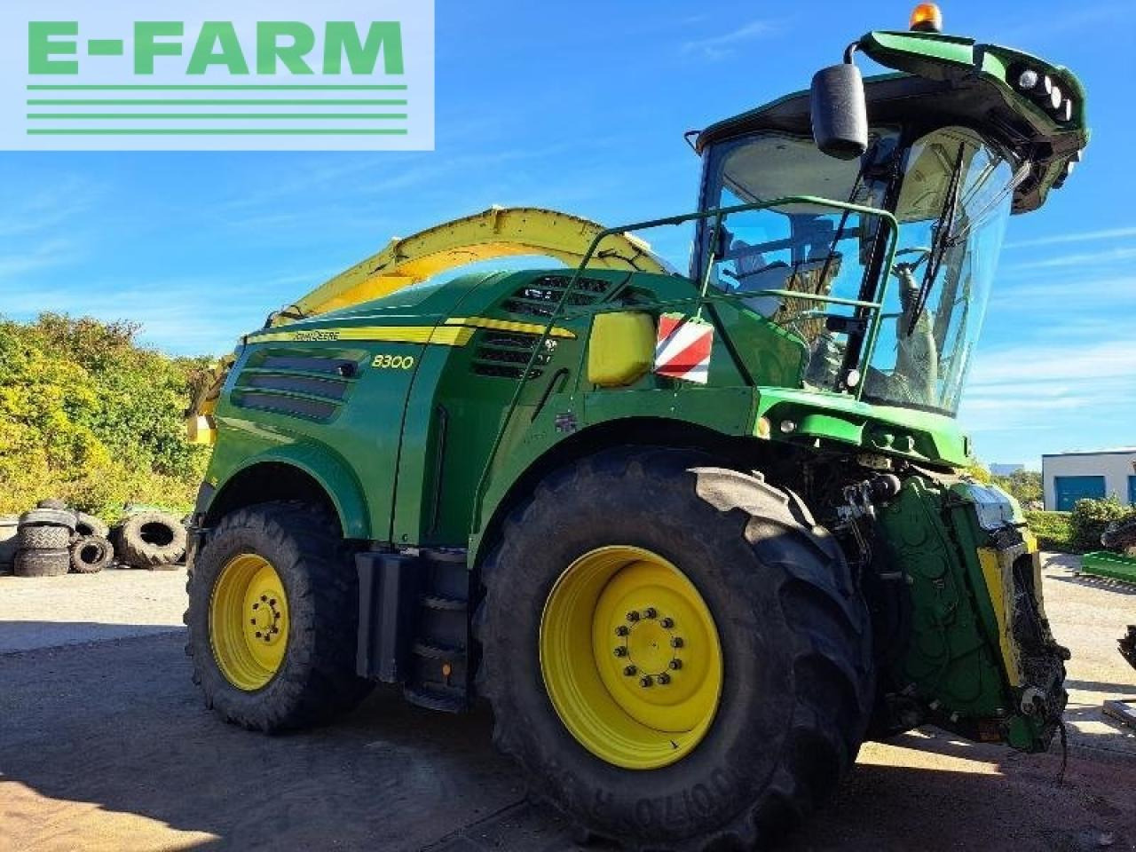 John Deere 8300 - Ensileuse: photos 1 John Deere 8300 - Ensileuse: photos 1