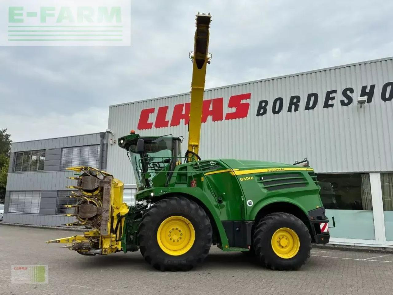 John Deere 8300i - Ensileuse: photos 1 John Deere 8300i - Ensileuse: photos 1