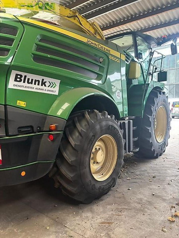 John Deere 8600 - Ensileuse: photos 3 John Deere 8600 - Ensileuse: photos 3