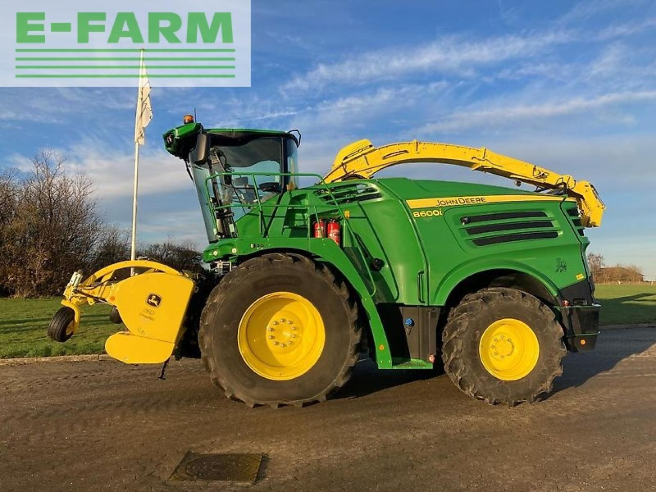 John Deere 8600i - Ensileuse: photos 1 John Deere 8600i - Ensileuse: photos 1