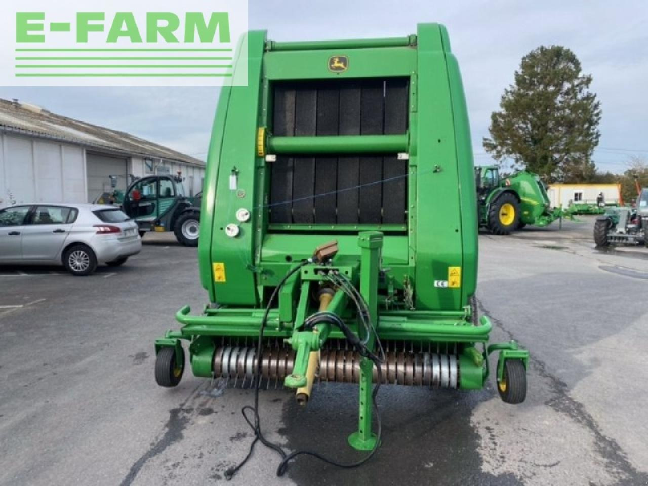 John Deere 864 - Presse à balles cubiques: photos 2 John Deere 864 - Presse à balles cubiques: photos 2