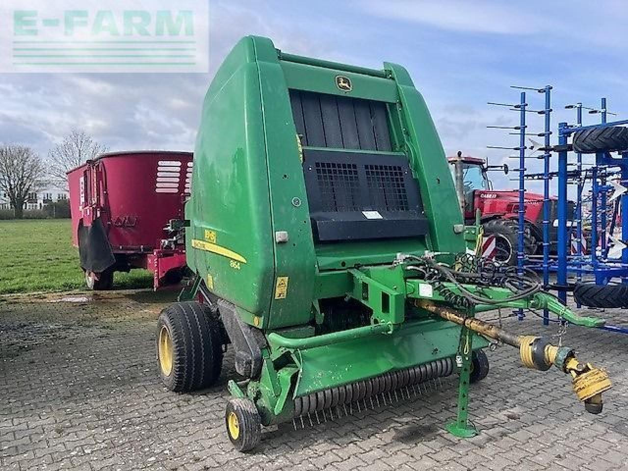 John Deere 864 - Presse à balles cubiques: photos 1 John Deere 864 - Presse à balles cubiques: photos 1