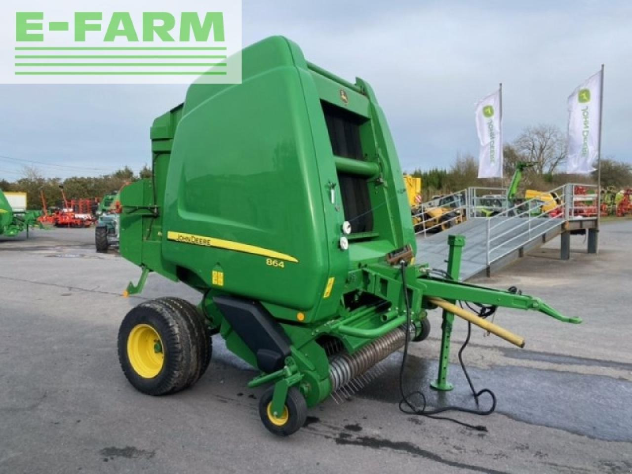 John Deere 864 - Presse à balles cubiques: photos 3 John Deere 864 - Presse à balles cubiques: photos 3