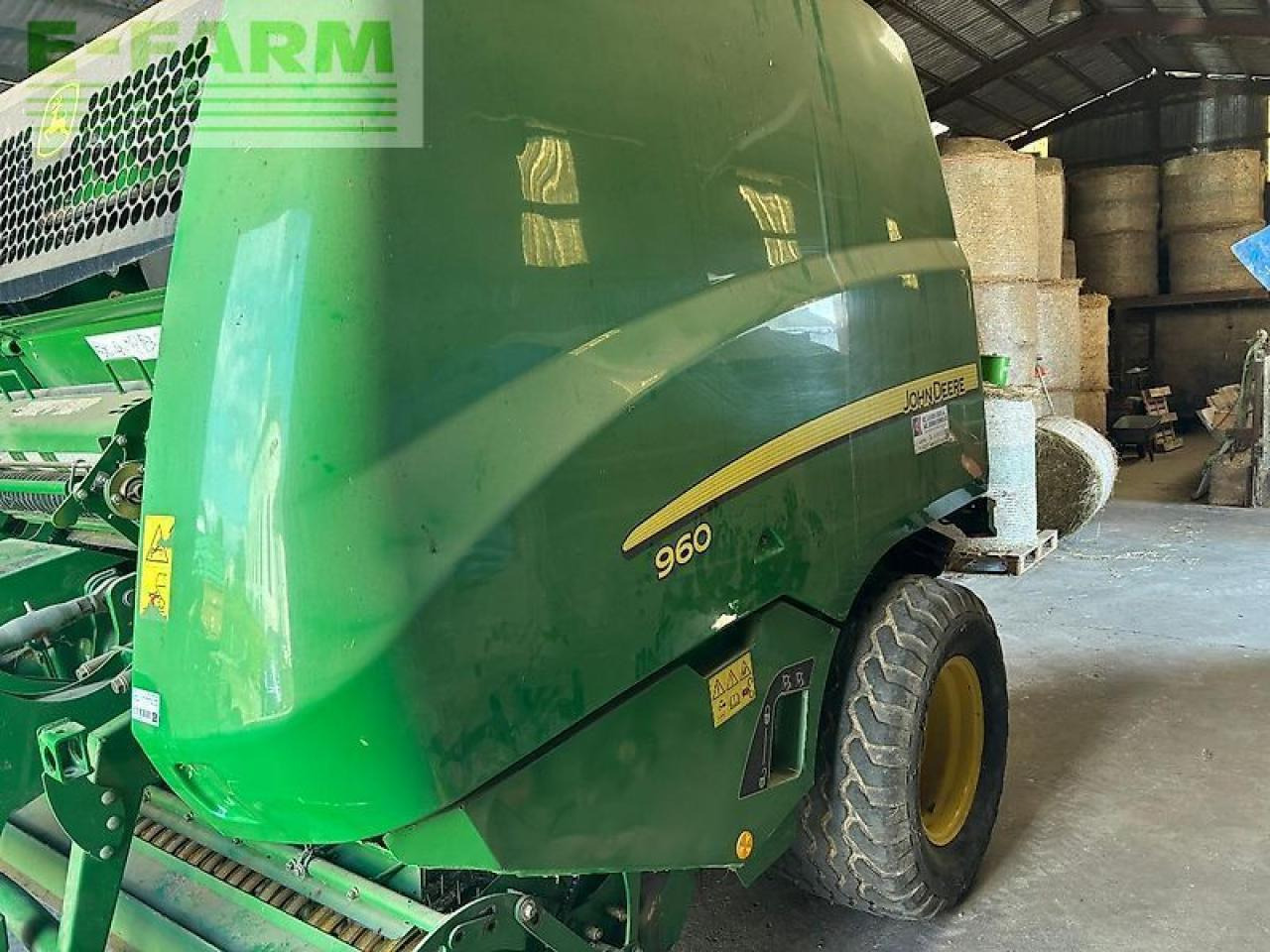 John Deere 960 - Presse à balles cubiques: photos 1 John Deere 960 - Presse à balles cubiques: photos 1