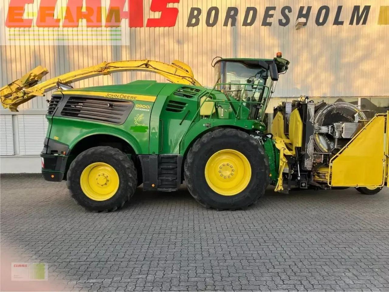 John Deere 9900i - Ensileuse: photos 1 John Deere 9900i - Ensileuse: photos 1
