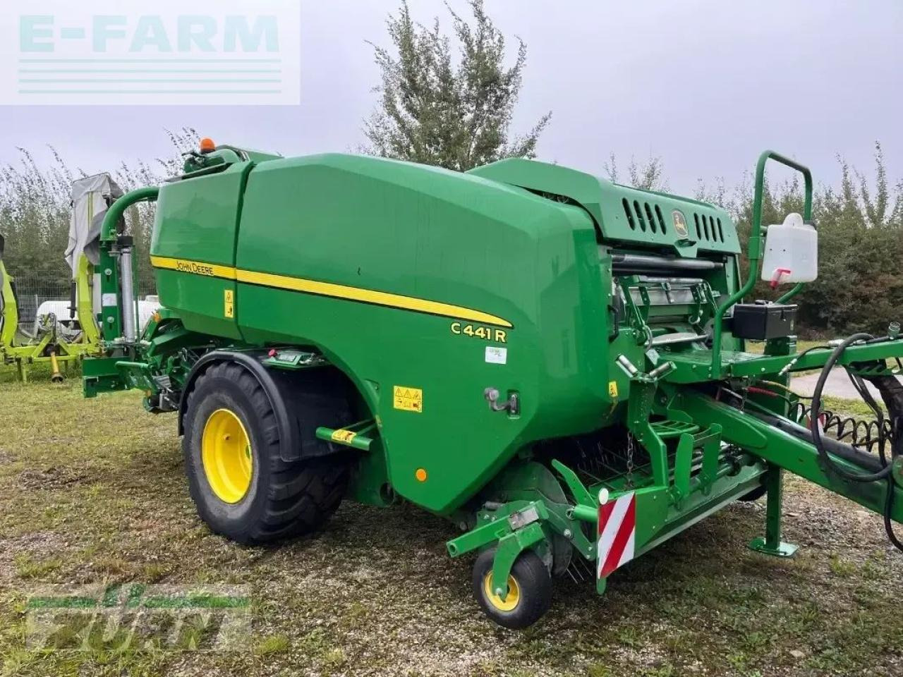 John Deere c441r mit mantelfolienbindung - Presse à balles cubiques: photos 4 John Deere c441r mit mantelfolienbindung - Presse à balles cubiques: photos 4