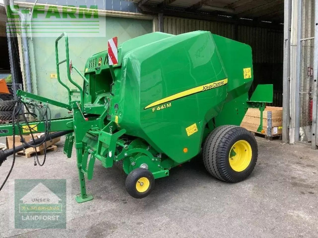 John Deere f 441 m - Presse à balles cubiques: photos 1 John Deere f 441 m - Presse à balles cubiques: photos 1