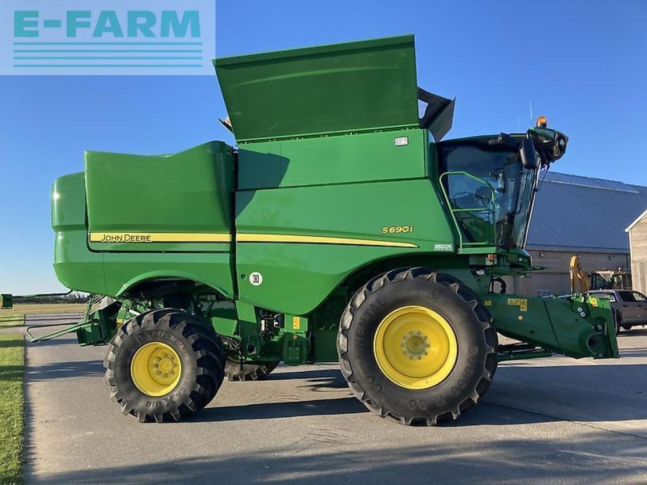John Deere s690i - Moissonneuse-batteuse: photos 2 John Deere s690i - Moissonneuse-batteuse: photos 2