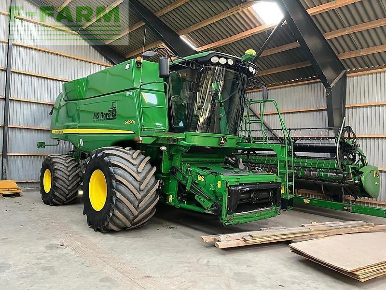 John Deere s690i - Moissonneuse-batteuse: photos 1 John Deere s690i - Moissonneuse-batteuse: photos 1