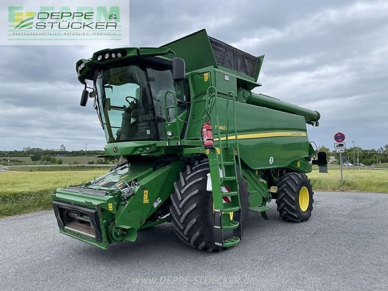 John Deere t560 mit 722pf - Moissonneuse-batteuse: photos 1 John Deere t560 mit 722pf - Moissonneuse-batteuse: photos 1