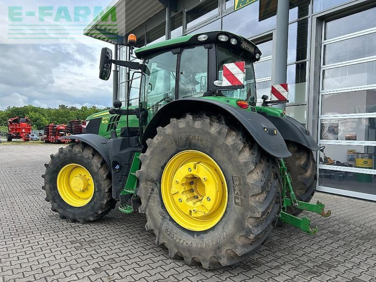 John Deere traktor 6215r - Tracteur agricole: photos 2 John Deere traktor 6215r - Tracteur agricole: photos 2