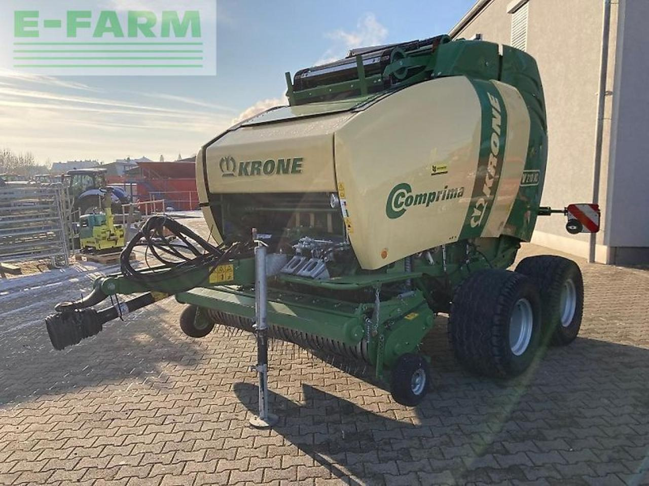Krone comprima v 210 xc - Presse à balles cubiques: photos 2 Krone comprima v 210 xc - Presse à balles cubiques: photos 2