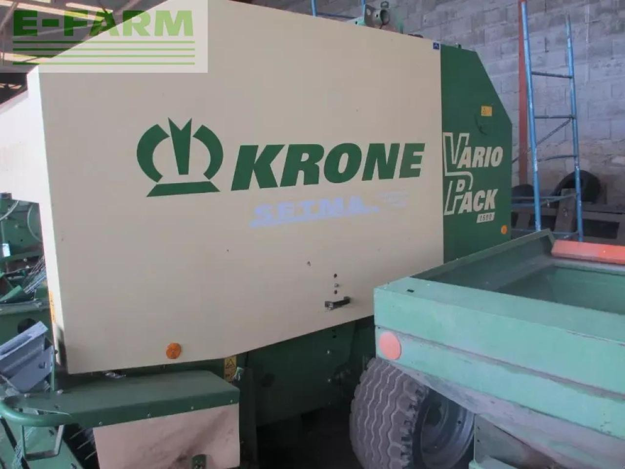 Krone vario pack 1500 - Presse à balles cubiques: photos 2 Krone vario pack 1500 - Presse à balles cubiques: photos 2
