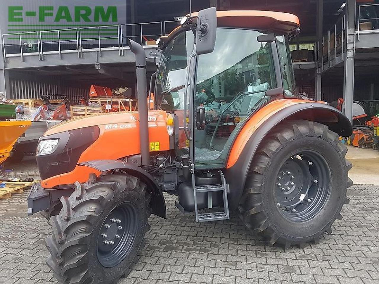 Kubota m4-073cab winterdienstpaket - Tracteur agricole: photos 2 Kubota m4-073cab winterdienstpaket - Tracteur agricole: photos 2