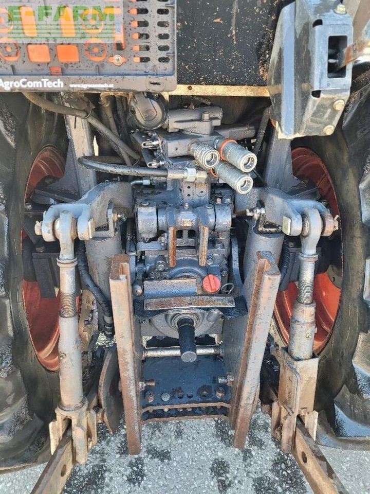 Kubota narrow m7040 - Tracteur agricole: photos 4 Kubota narrow m7040 - Tracteur agricole: photos 4