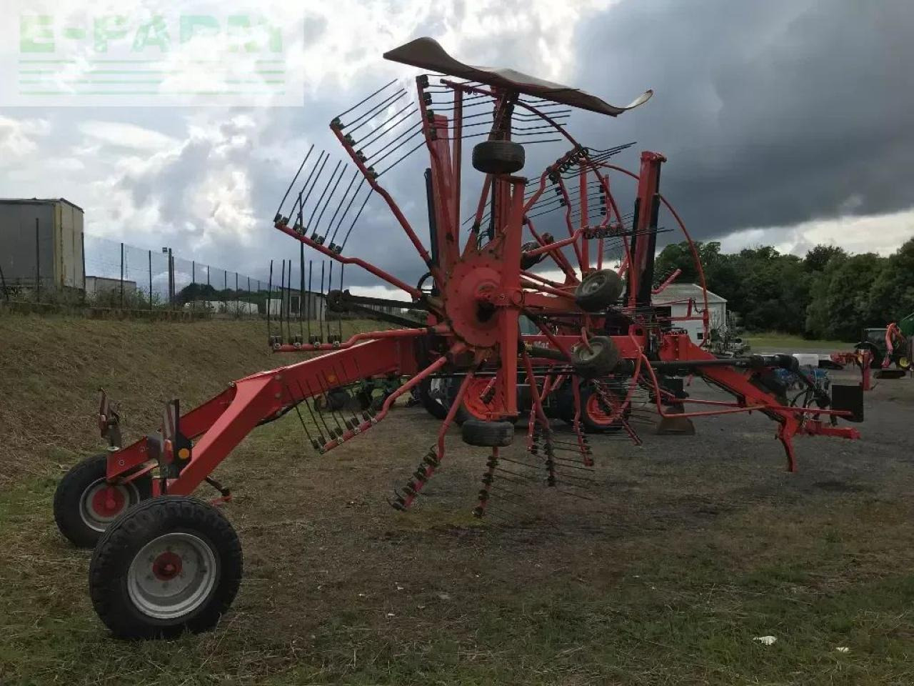 Kuhn ga 8830 - Faneuse: photos 3 Kuhn ga 8830 - Faneuse: photos 3