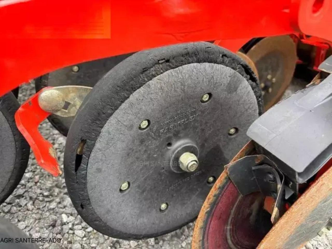 Kuhn kuhn - Combiné de semis: photos 3 Kuhn kuhn - Combiné de semis: photos 3