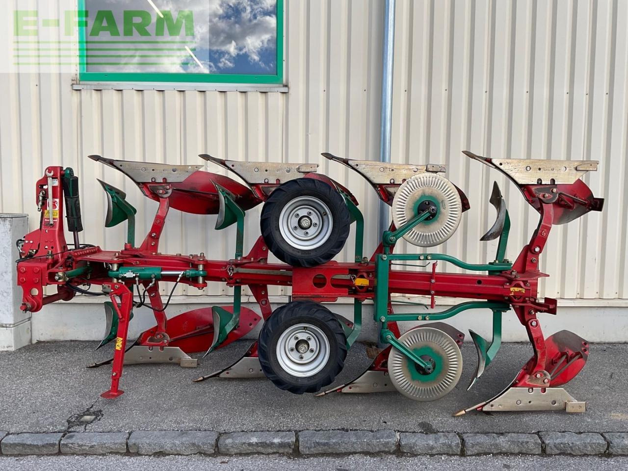 Kverneland LS 100-200 4-sch. - Charrue: photos 2 Kverneland LS 100-200 4-sch. - Charrue: photos 2