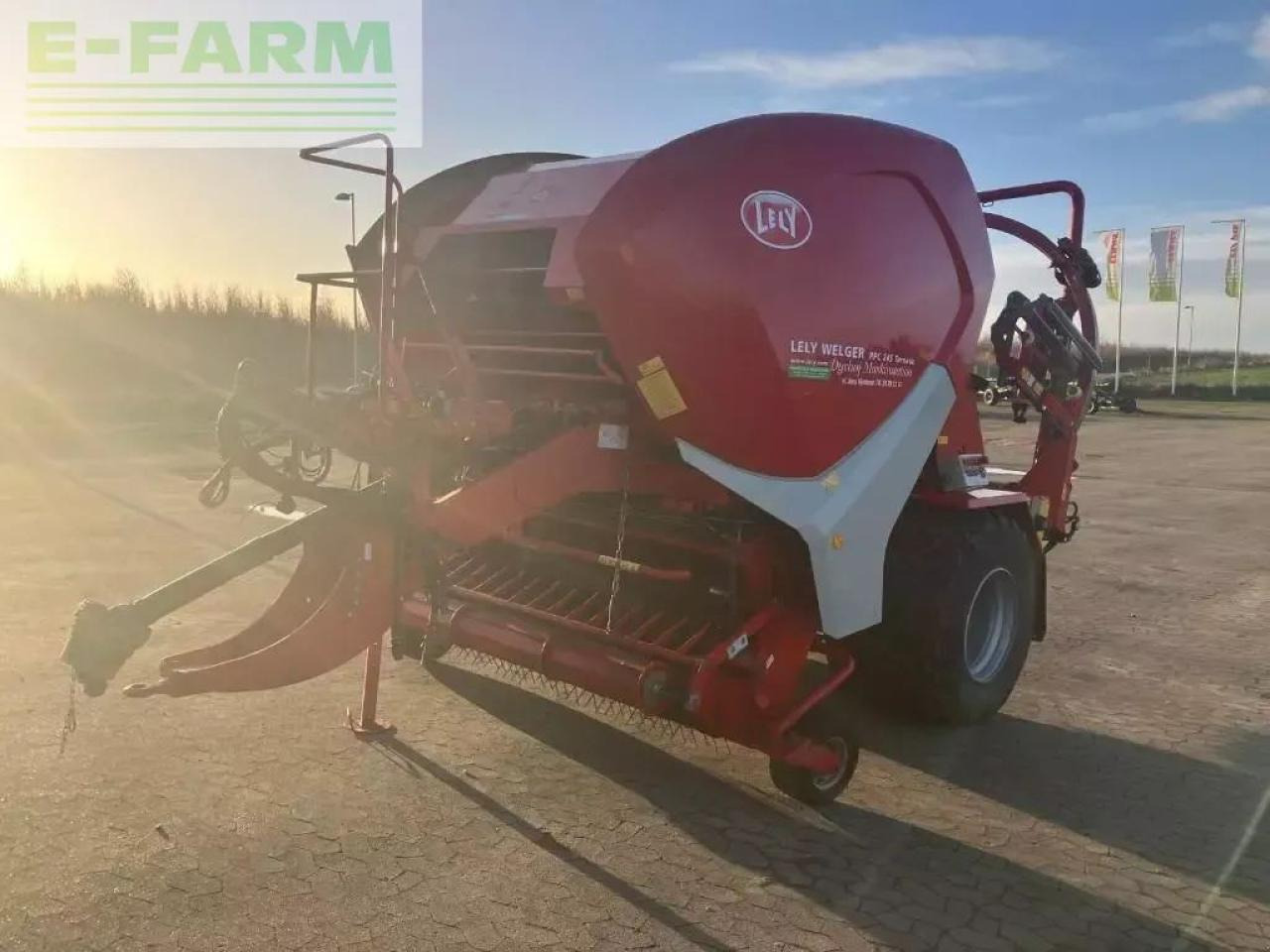 Lely tornado 245 rp - Presse à balles cubiques: photos 5 Lely tornado 245 rp - Presse à balles cubiques: photos 5
