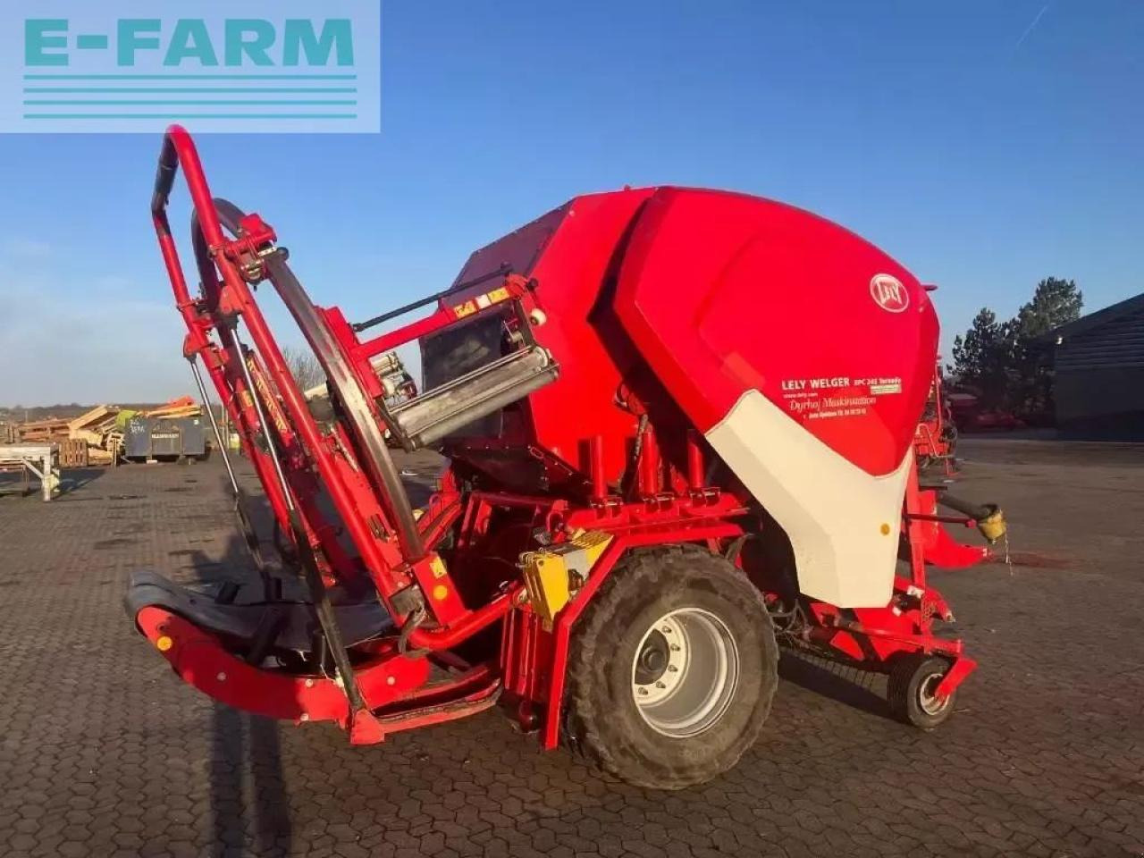 Lely tornado 245 rp - Presse à balles cubiques: photos 1 Lely tornado 245 rp - Presse à balles cubiques: photos 1