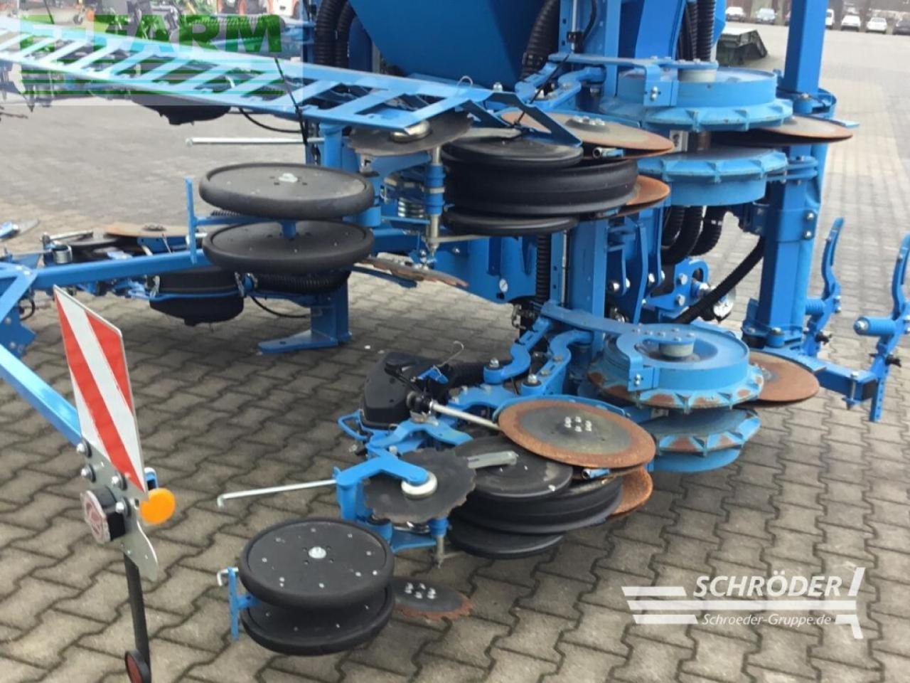 Lemken azurit 9 | demomaschine | nur 131 hektar - Semoir monograine: photos 3 Lemken azurit 9 | demomaschine | nur 131 hektar - Semoir monograine: photos 3