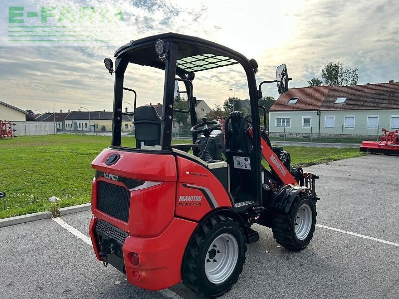 Manitou hoflader mla 2-25 - Mini pelle: photos 4 Manitou hoflader mla 2-25 - Mini pelle: photos 4
